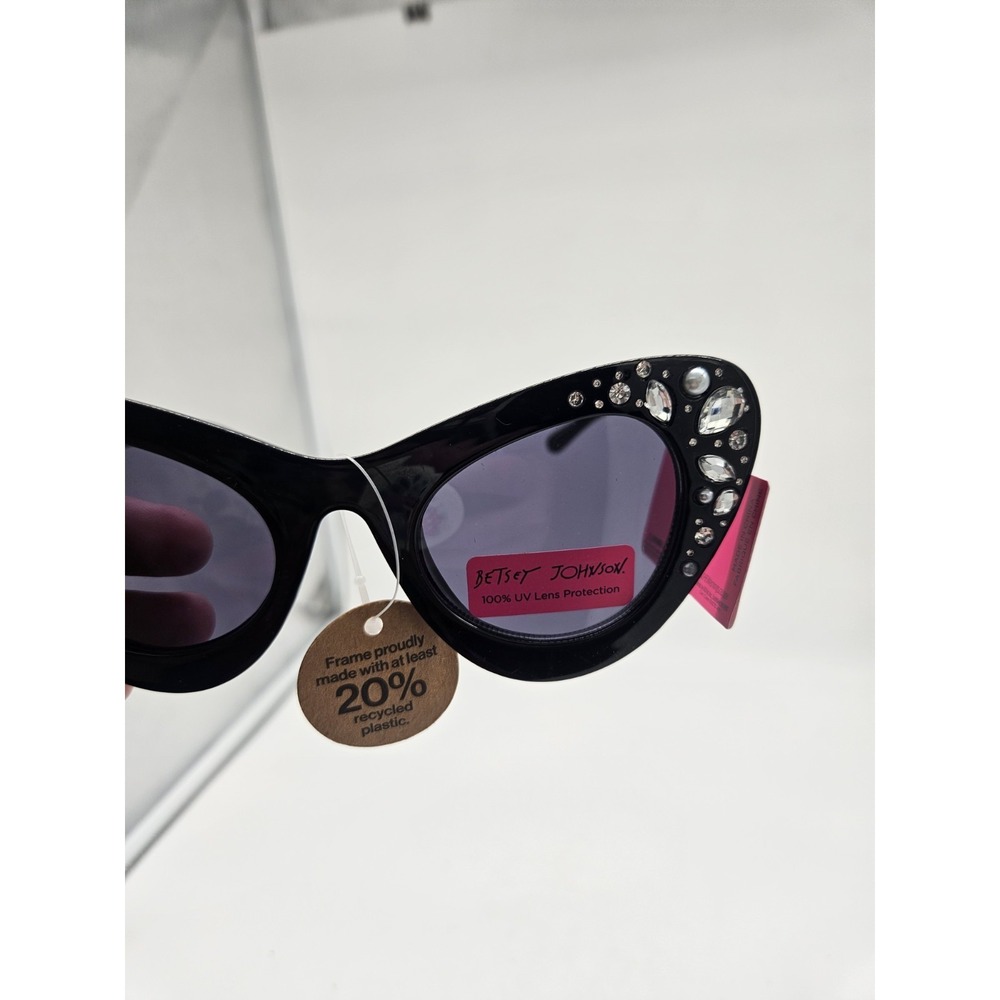 Betsey Johnson Women's Crown Jewel Cat Eye Sunglasses NWT - Picture 2 of 4